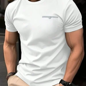 Camiseta manfinity homme con bolsillo de parches. Talla XL