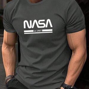 Camiseta de manga corta con estampado de letras NASA. Talla L.